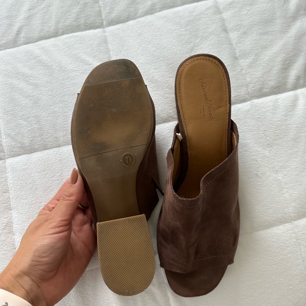 Universal Threads Mules - Picture 4 of 4